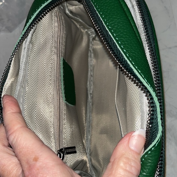 Boutique Leather Camera bag Crossbody bag Hunter Green/Gunmetal HW 2 straps NWOT - Picture 10 of 12